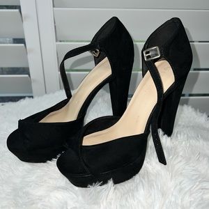 Wild Diva Lounge Platform Heels- Size 9